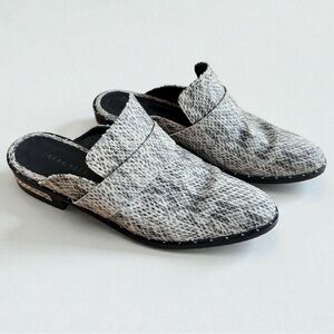 Freda Salvador Womens Keen Almond ToeSnakeskin Mules, Size 8, EUC
